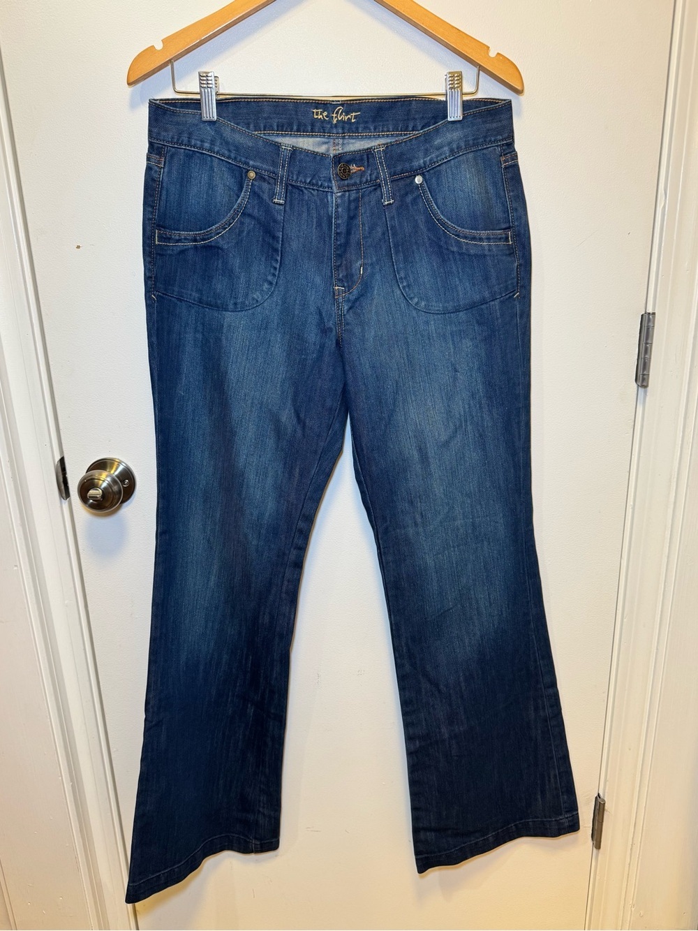 Women's Dark Blue Bootcut Mid-Rise Jeans Size 8